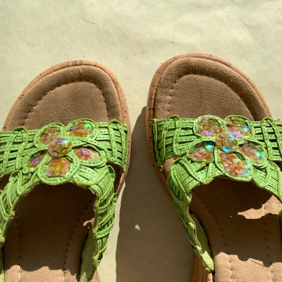Mudd Women’s Size 7.5W Green Floral Open Toe Cork Wedge Platform Slip On Sandals - Picture 4 of 10